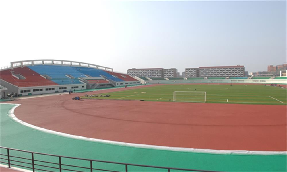 運(yùn)動(dòng)場(chǎng)